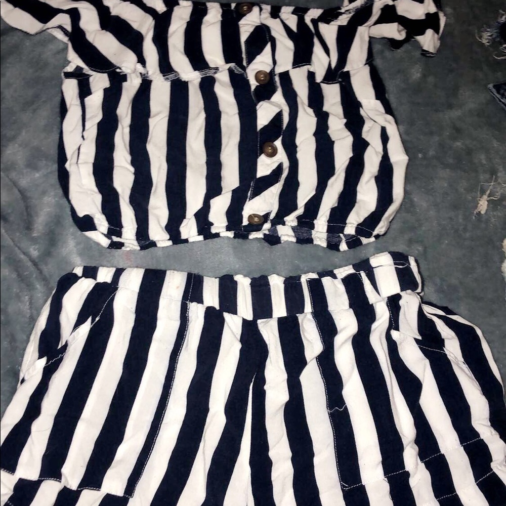 Two piece short sets - Picture 2 of 2